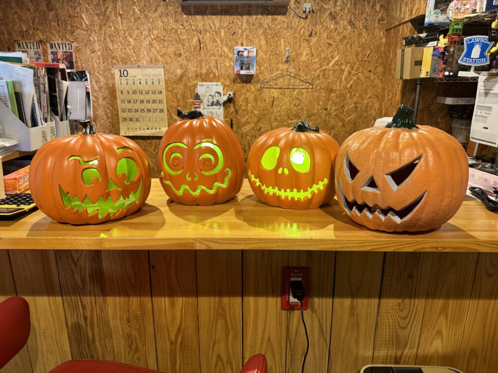 ハロウィンはホラーナイトですね。